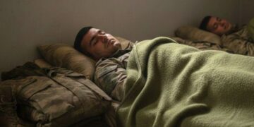 Askerlerin uyguladığı uyku tekniğiyle anında derin uykuya dalın