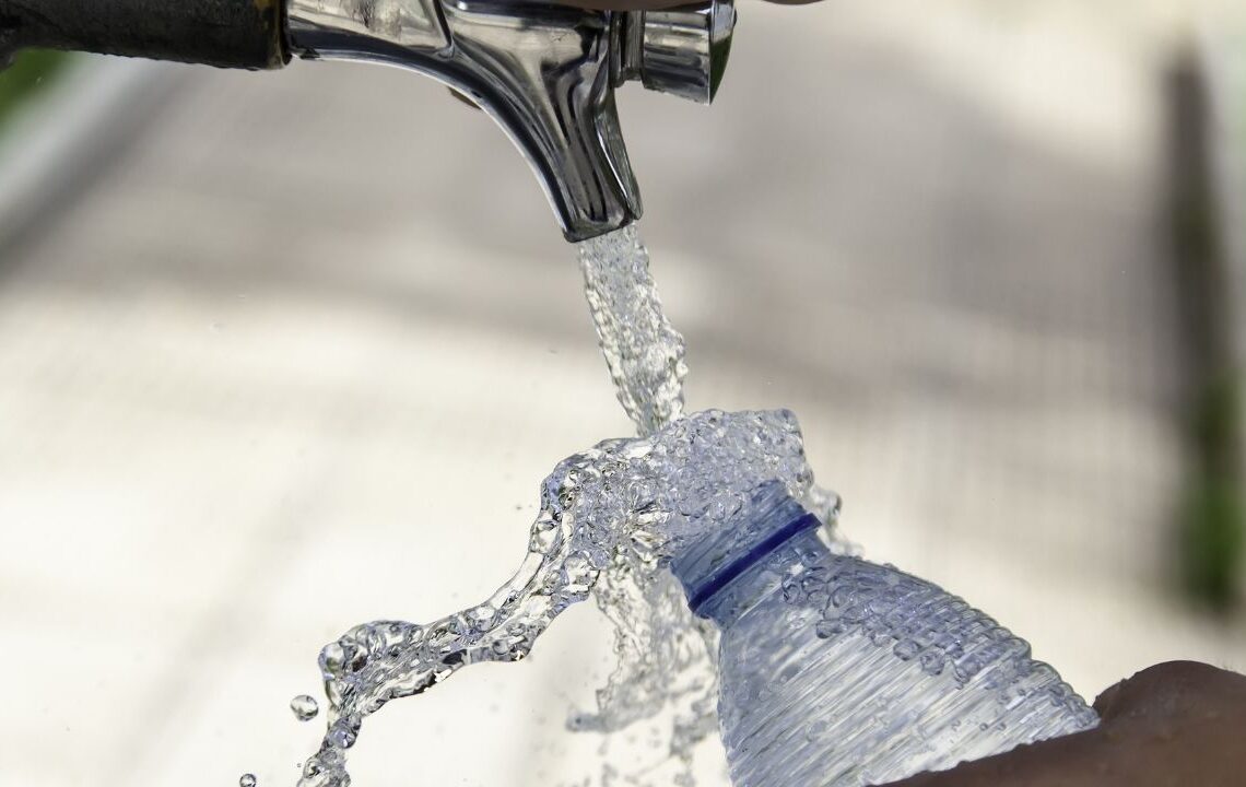 Plastik şişeleri neden suyla doldurmamalısınız açıklandı